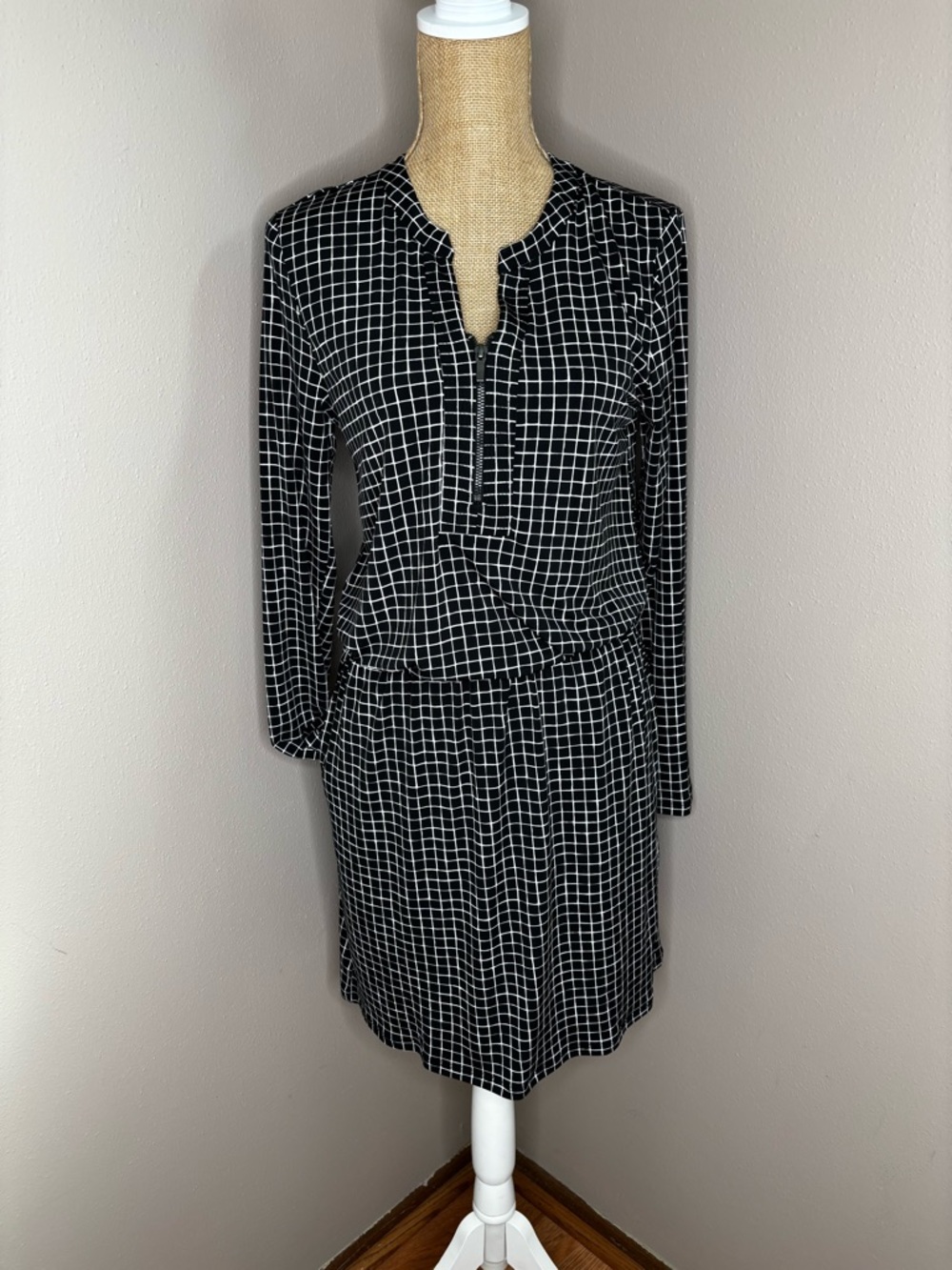 Banana Republic Factory Black & White Windowpane Long-Sleeve Dress Zip Front Med